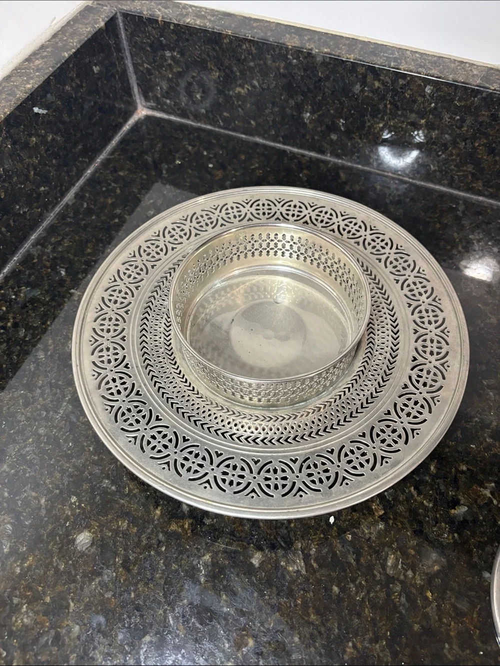 MANNING BOWMAN & CO Intricate Filigree Silvertone Covered Server w/Built-in Bowl